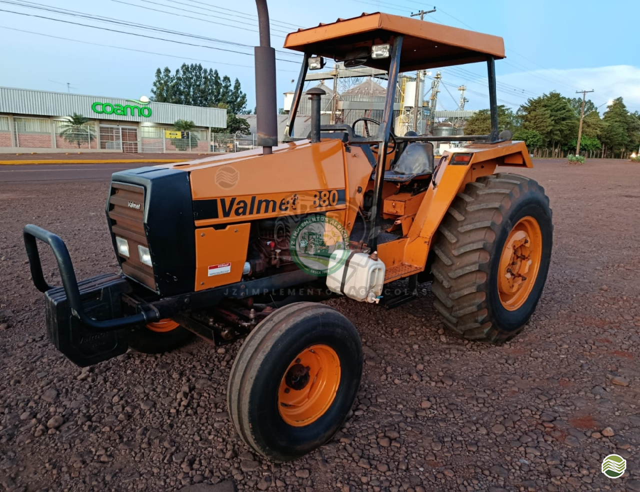 TRATOR VALMET VALMET 880 Tração 4x2 JZ Implementos Agrícolas TOLEDO PARANÁ PR